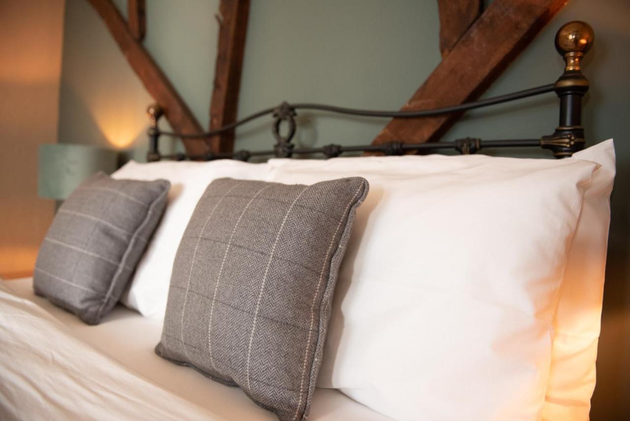 The Talkhouse Bed and Breakfast Stanton Saint John Exteriör bild